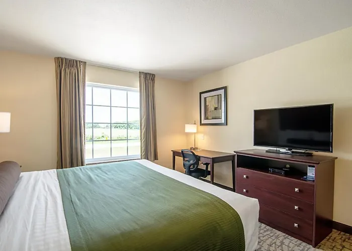 Cobblestone Hotel & Suites - Paxton