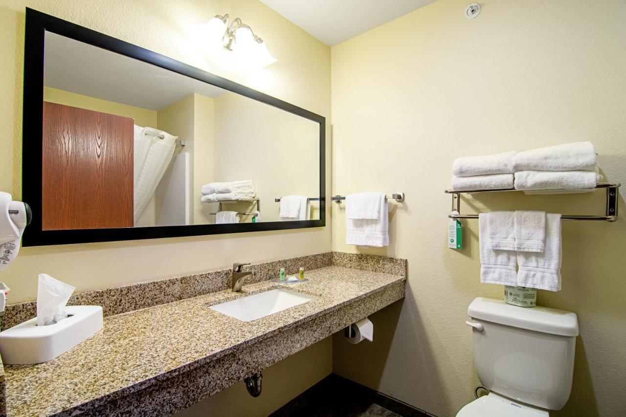 Hotel Cobblestone & - Paxton