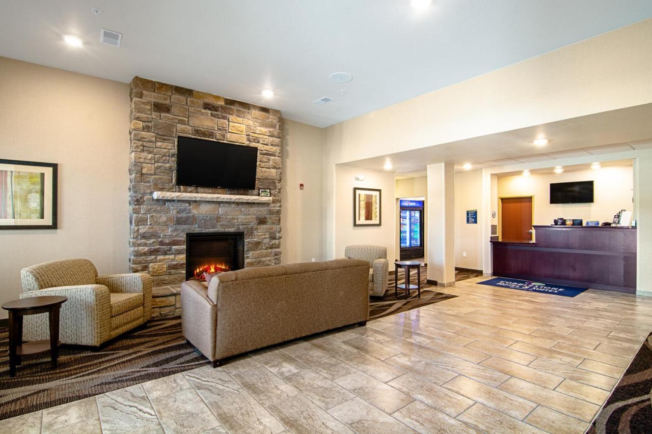 Hotel Cobblestone & -